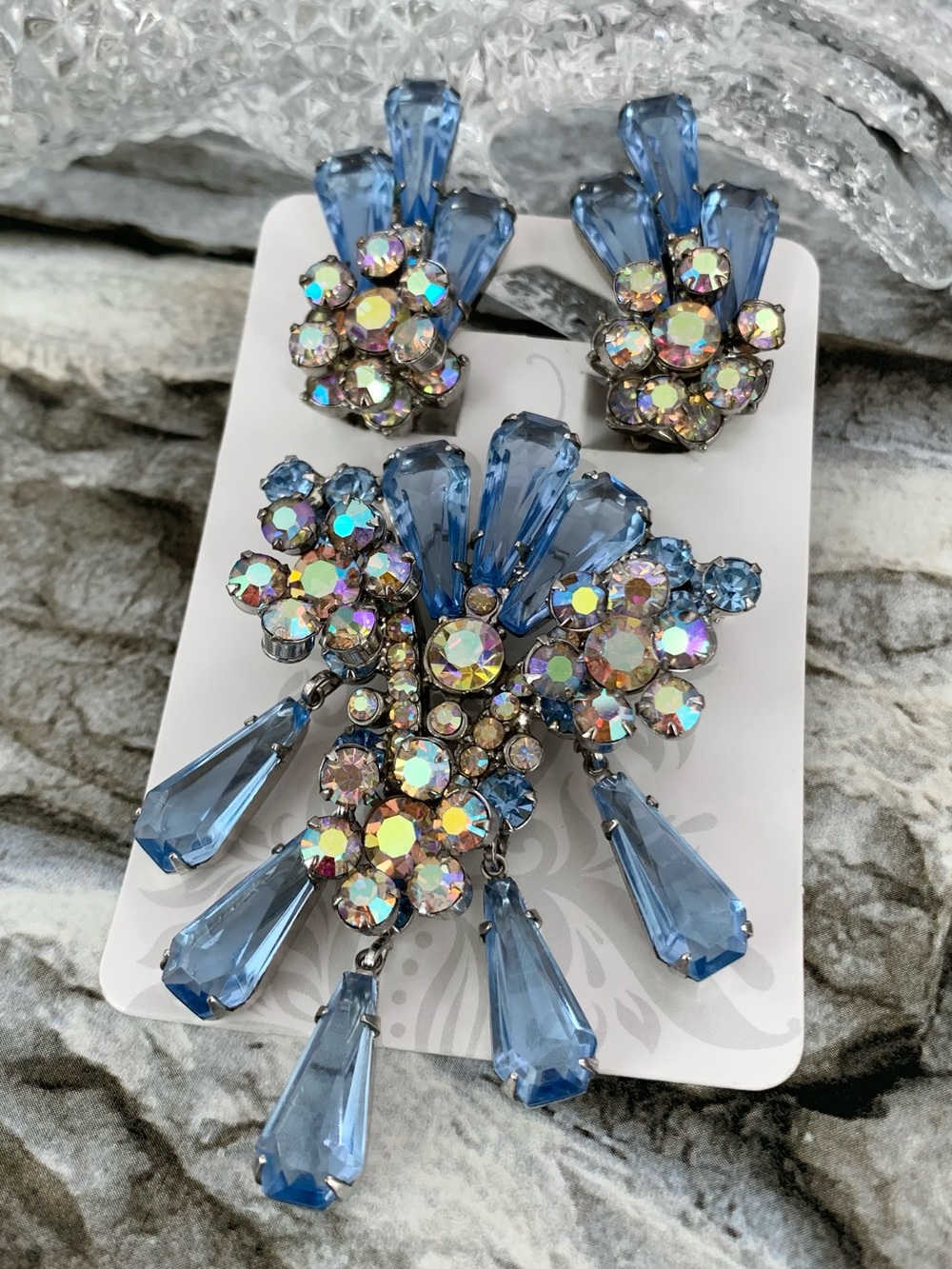 Juliana D&E DeLizza Elster Blue Florette Pentagon Brooch Earring Demi Parure Set - Picture 3 of 12